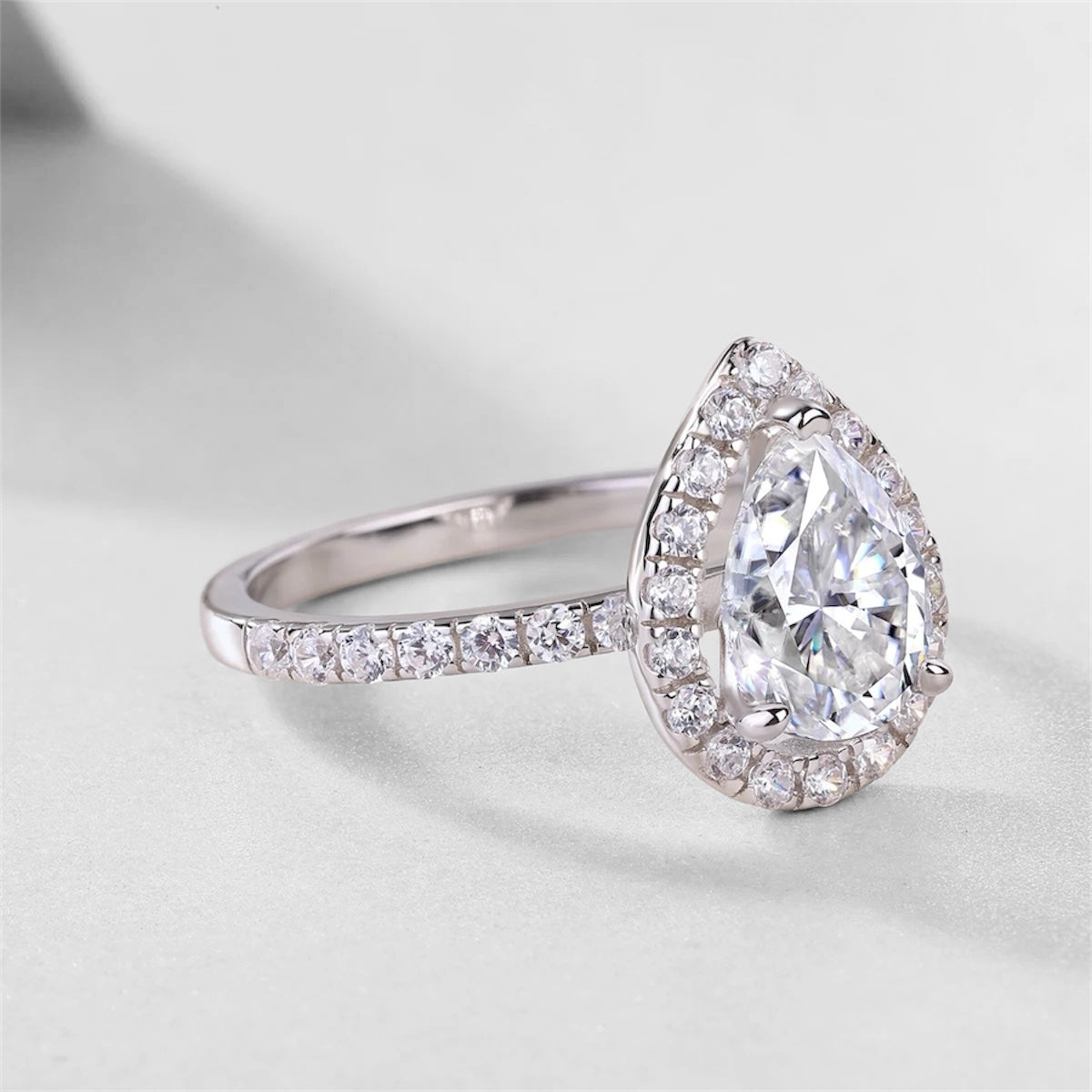 Pear Cut VVS Moissanite Diamond Halo Engagement Ring