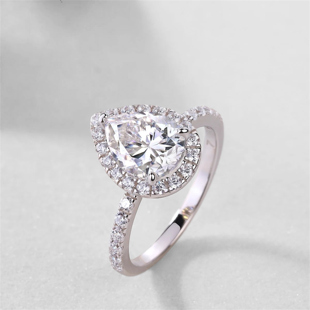 Pear Cut VVS Moissanite Diamond Halo Engagement Ring